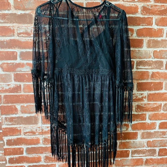 pre loved dresses - Worn only once - Picture 5 of 8